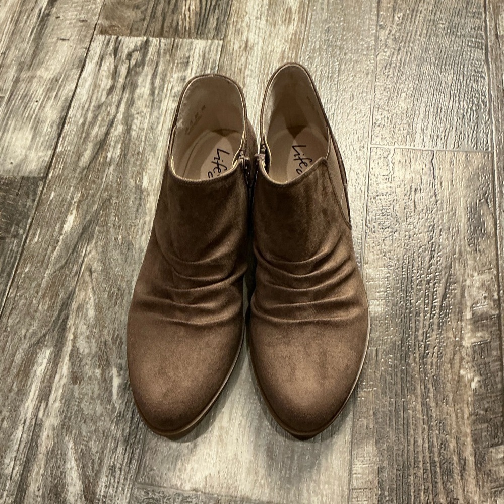 Life Stride Women's Suede Brown Booties Size 9 1/2 Wide